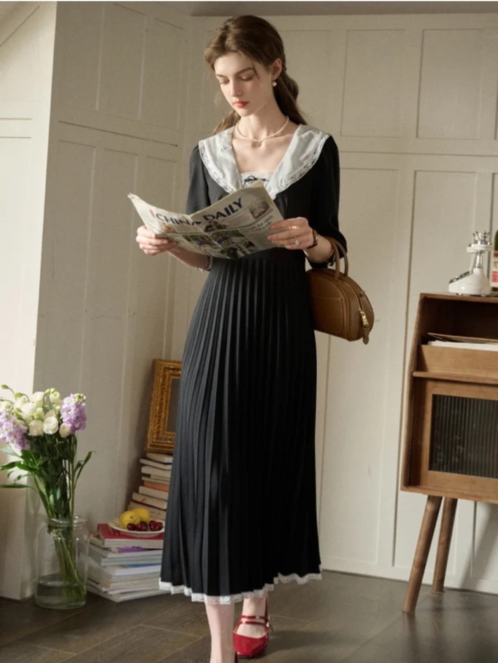 Simple Retro | Black Pleated Midi Dress with Lace Sailor Collar & Trim | Size L